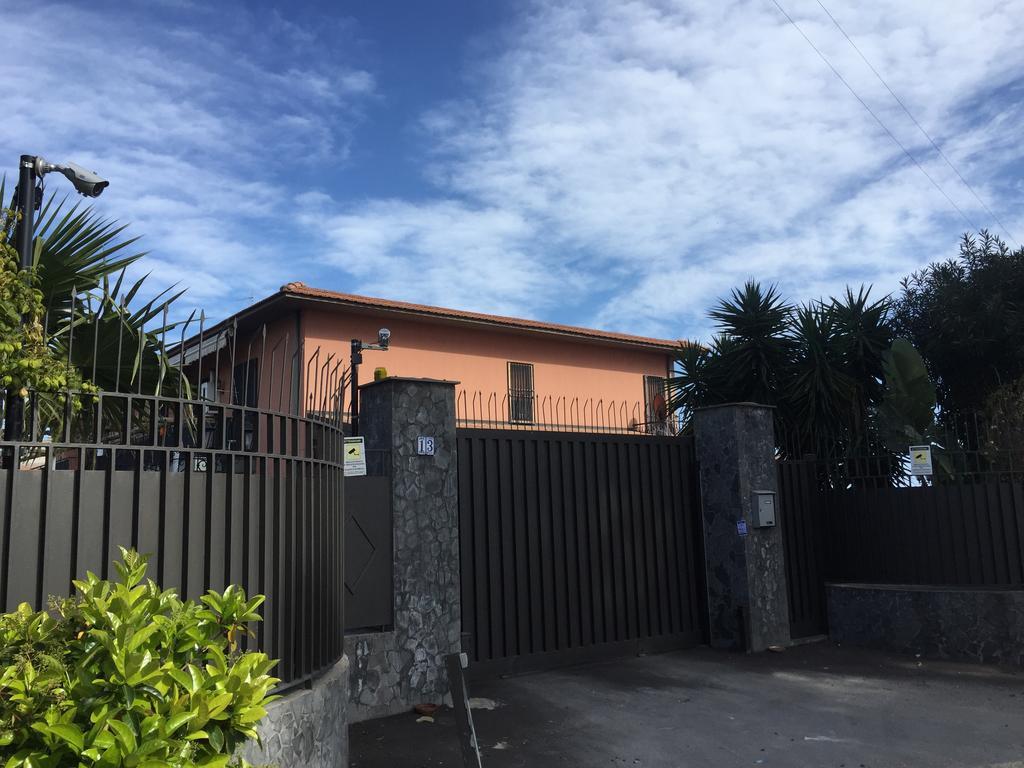 B&B Il Bagolaro Dell'Etna Sant'Agata Li Battiati Экстерьер фото